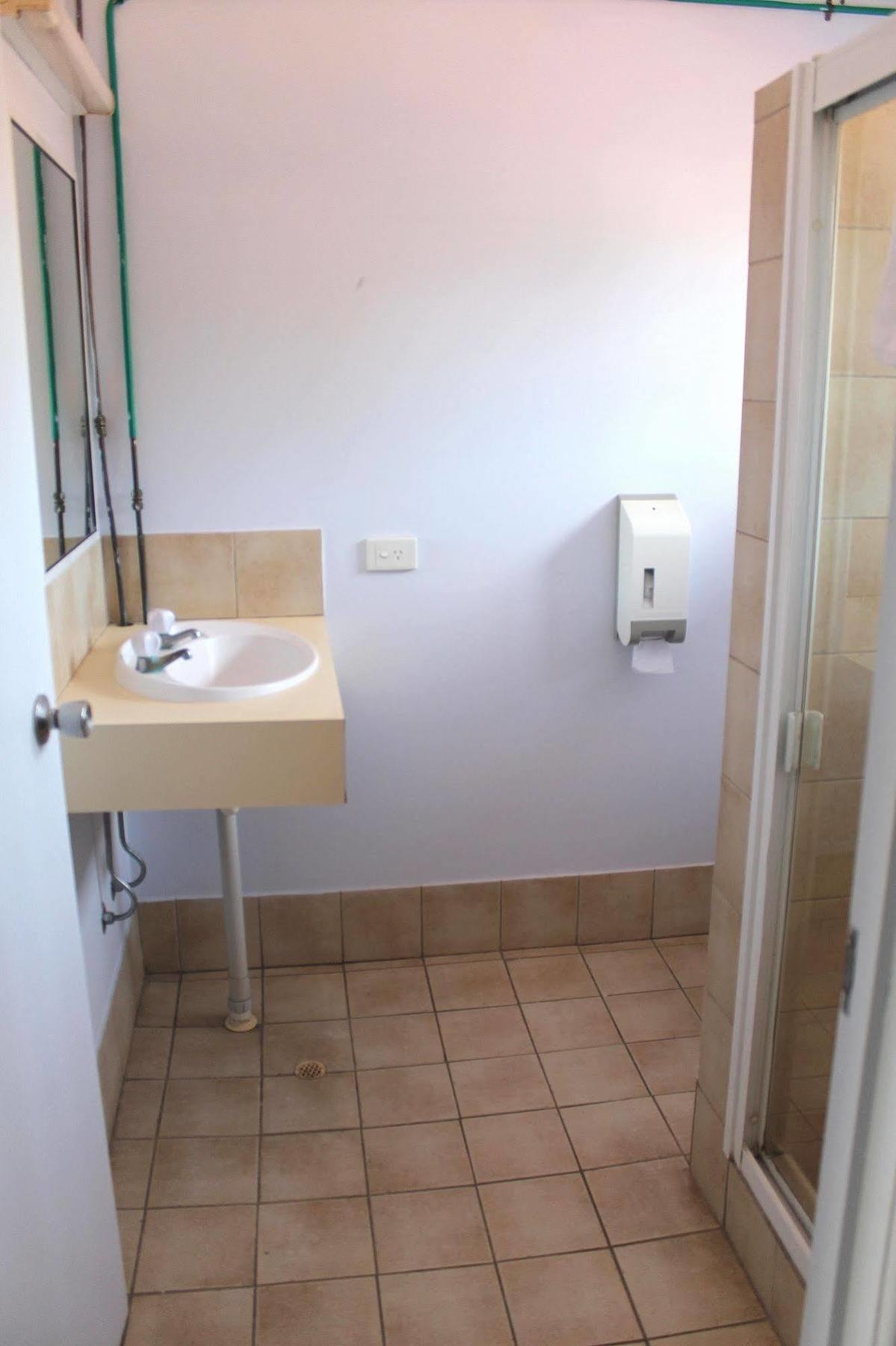 Rocky Glen Hotel Motel Gladstone Buitenkant foto