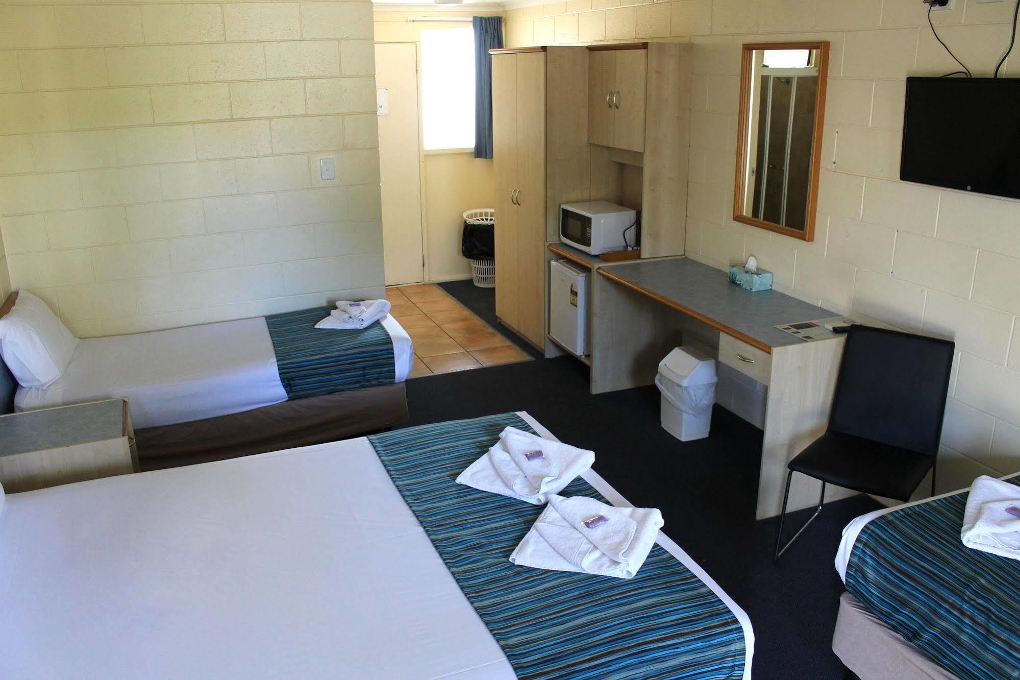Rocky Glen Hotel Motel Gladstone Buitenkant foto